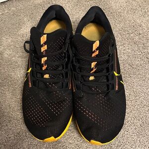 Nike Air Zoom Pegasus 38, size 13, black and yellow